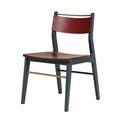 Silla de madera y metal con respaldo marrón